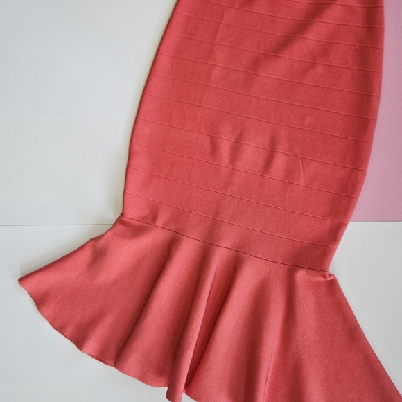 GUESS by Marciano Coral Bandage Skirt – High Stretch Bodycon, Size S - Picture 2 of 8